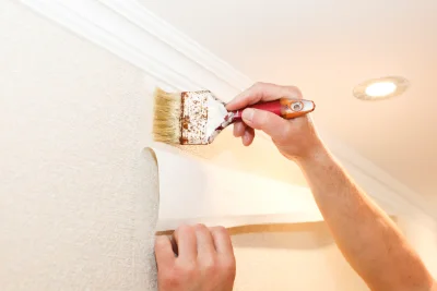 Pose de papier peint à Lancé — revêtements muraux et toiles de verre